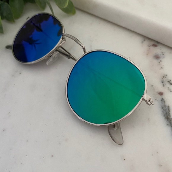 "Brooklyn" Sunglasses || Green Mirror Round - Picture 2 of 10